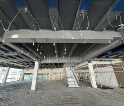 Freigelegtes Tragwerk nach Rückbau der abgehängten Decken