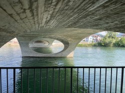 Blick unter die Brücke