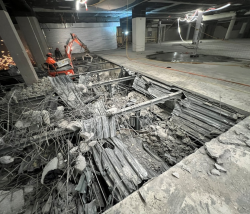 Abbruch Deckenfelder mit Trapezdecken (Doppelboden Ebene B2)